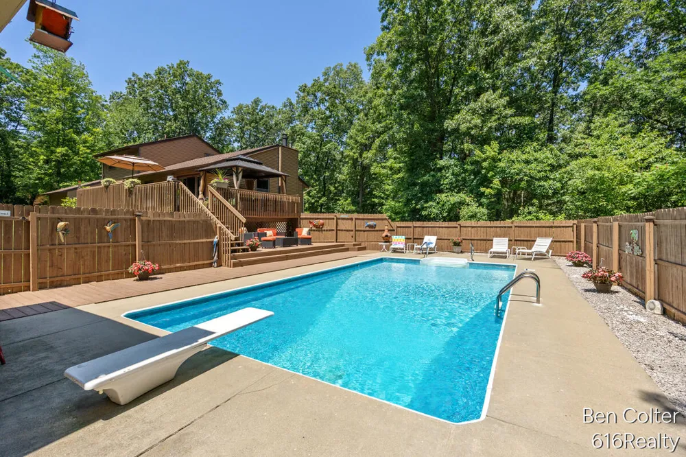 3161 Emberwood Drive SE Lowell, MI 49331