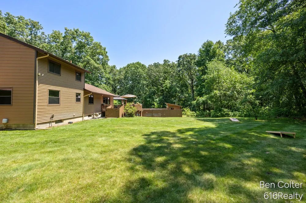 3161 Emberwood Drive SE Lowell, MI 49331