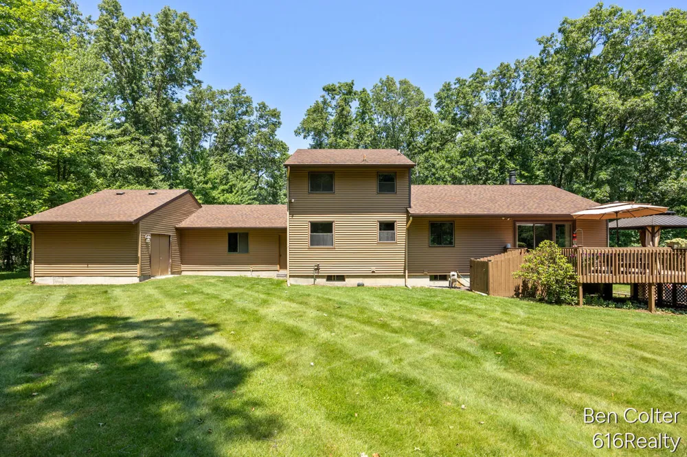 3161 Emberwood Drive SE Lowell, MI 49331