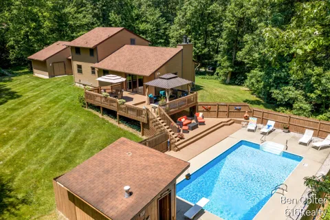 3161 Emberwood Drive SE