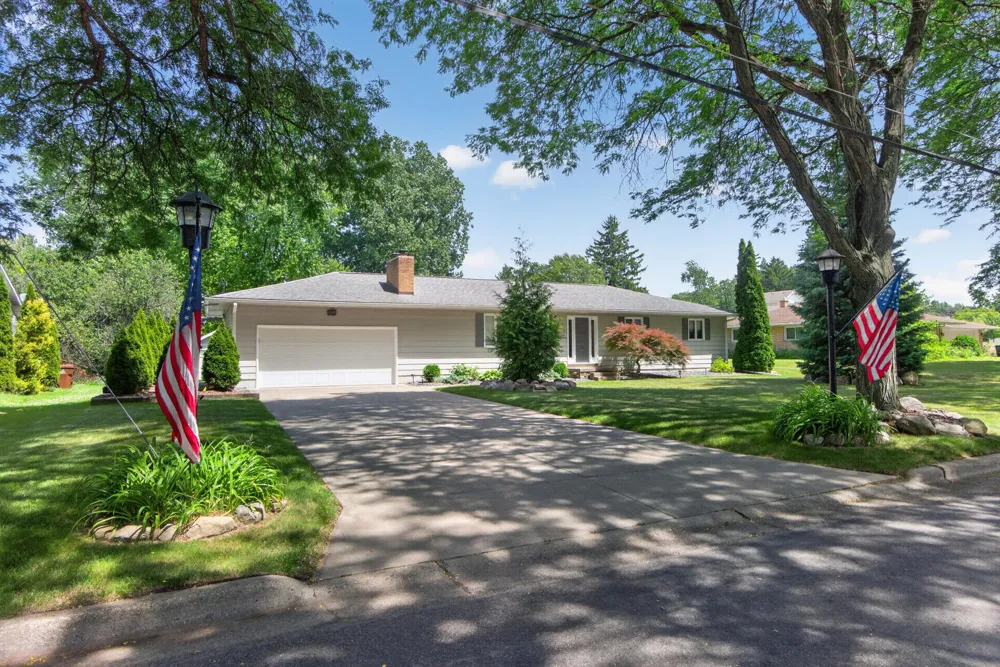 815 Kennedy Street Jackson, MI 49202