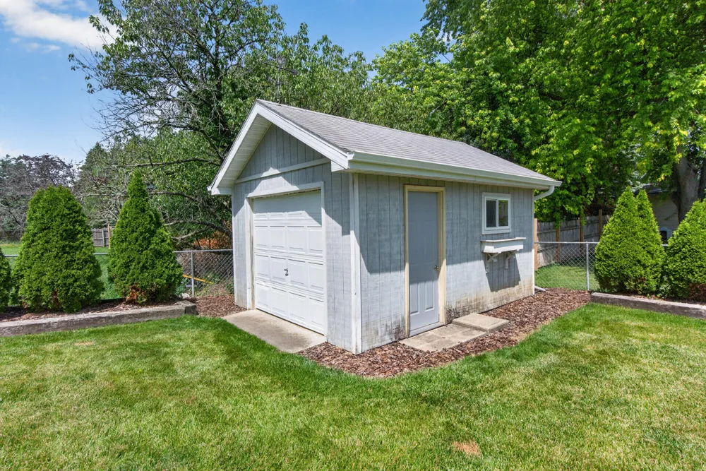 815 Kennedy Street Jackson, MI 49202