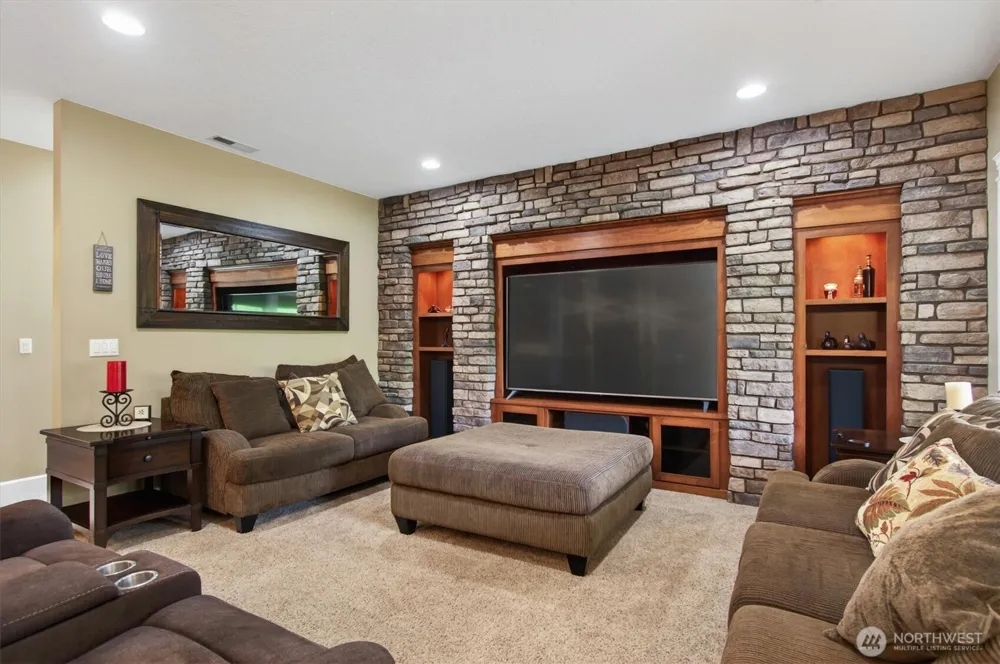 47 Sun Crest Lane Cathlamet, WA 98612