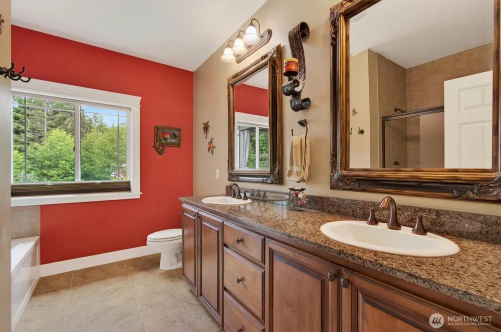 47 Sun Crest Lane Cathlamet, WA 98612