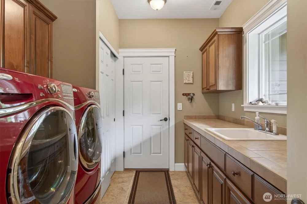 47 Sun Crest Lane Cathlamet, WA 98612