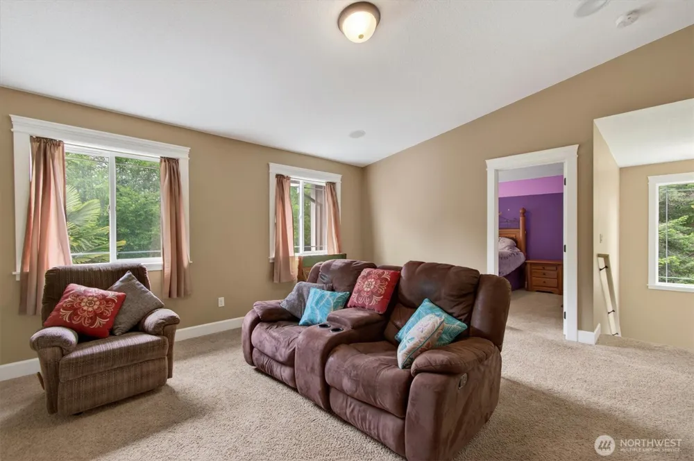 47 Sun Crest Lane Cathlamet, WA 98612