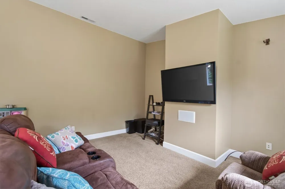 47 Sun Crest Lane Cathlamet, WA 98612