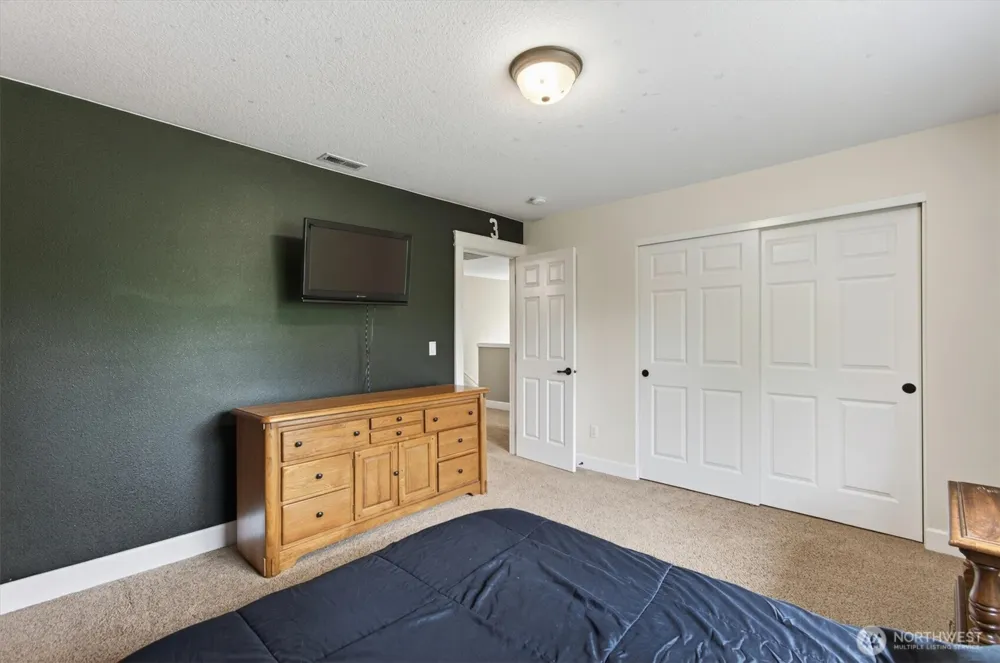47 Sun Crest Lane Cathlamet, WA 98612