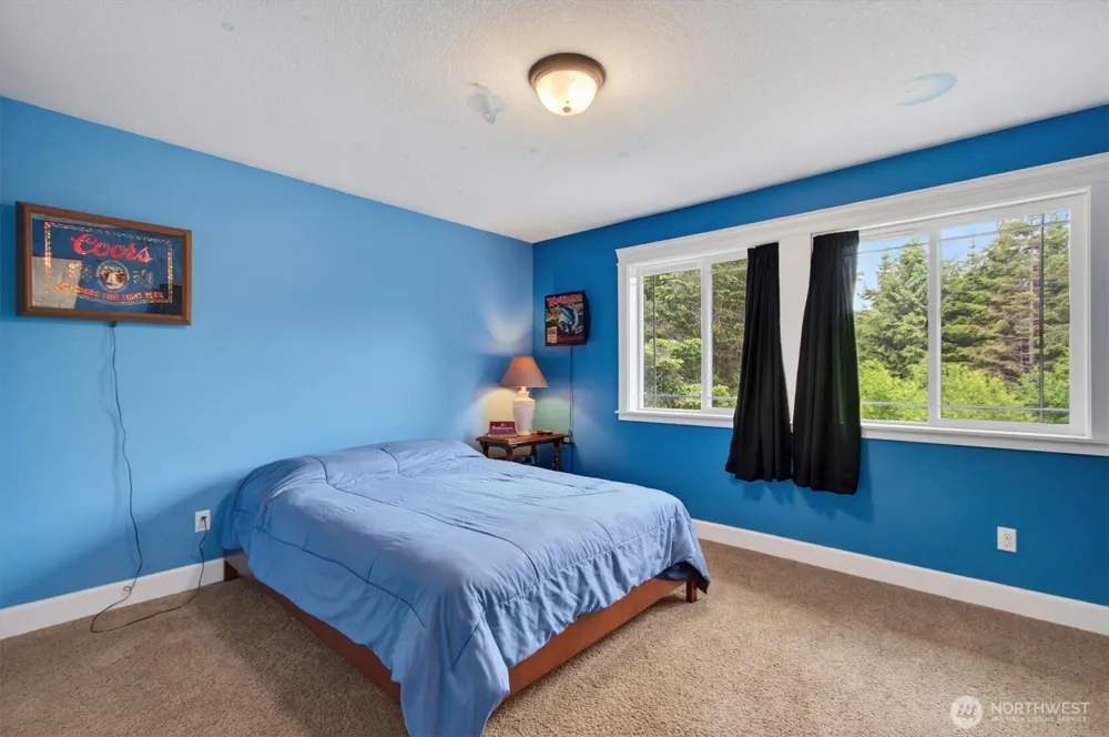 47 Sun Crest Lane Cathlamet, WA 98612