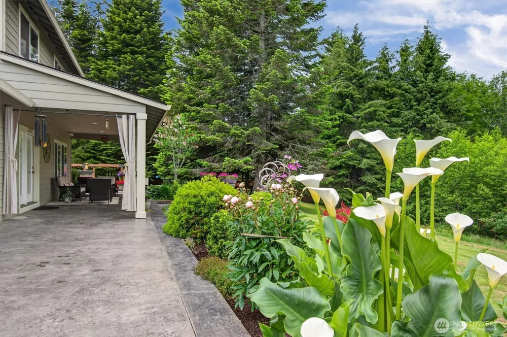 47 Sun Crest Lane Cathlamet, WA 98612