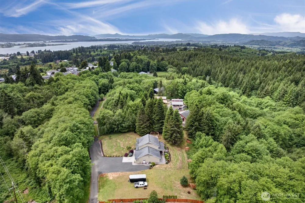 47 Sun Crest Lane Cathlamet, WA 98612