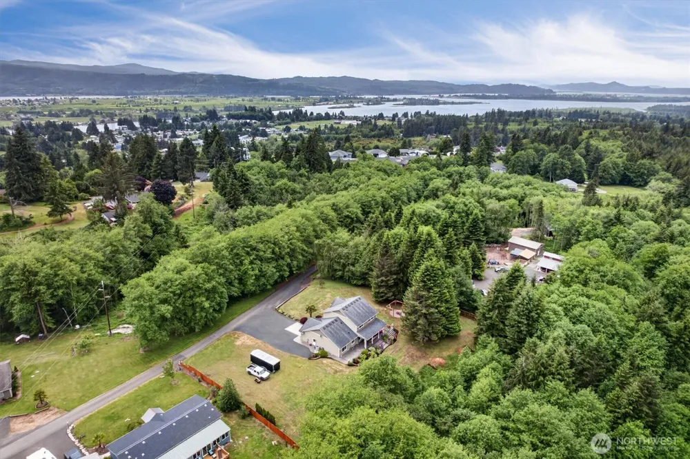 47 Sun Crest Lane Cathlamet, WA 98612