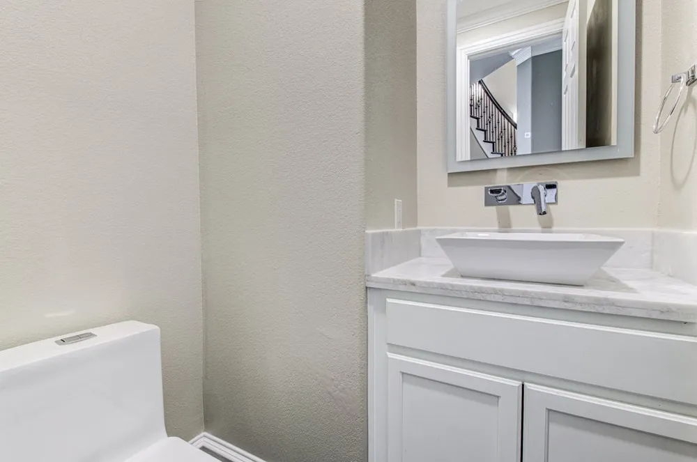 1917 Lakecliff Hills Lane Austin, TX 78732