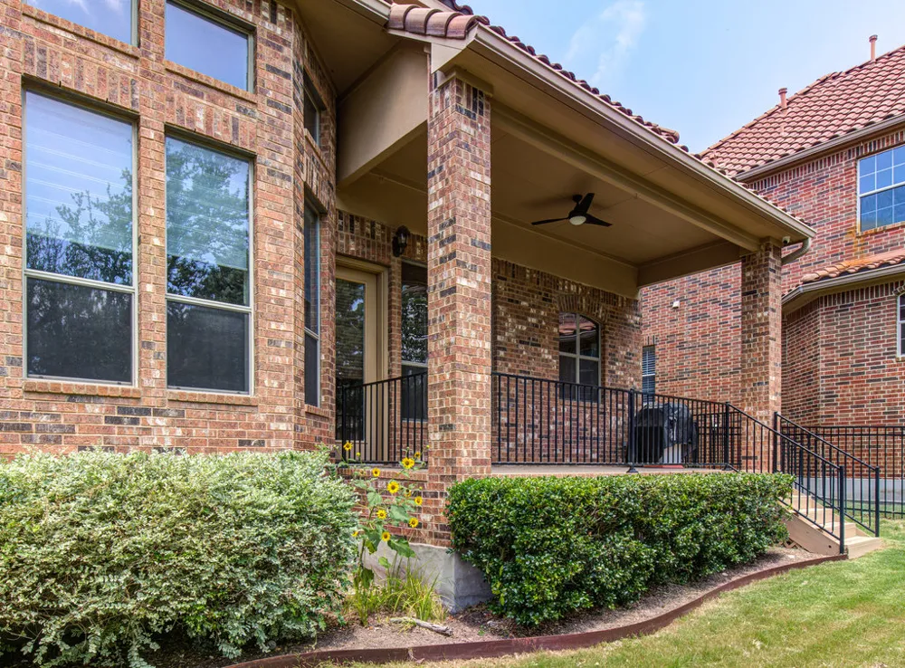 1917 Lakecliff Hills Lane Austin, TX 78732