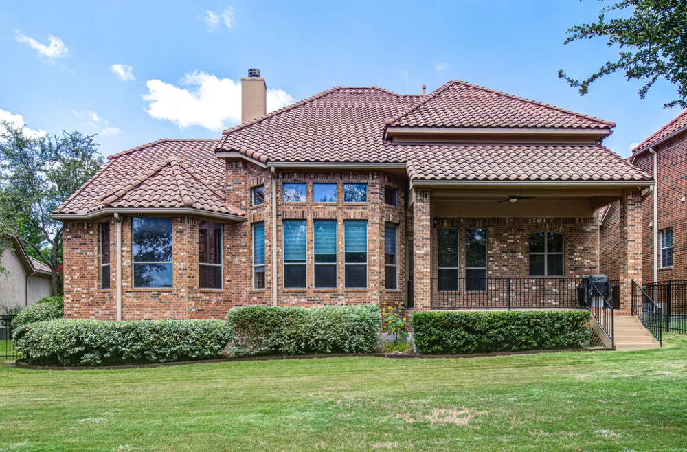 1917 Lakecliff Hills Lane Austin, TX 78732