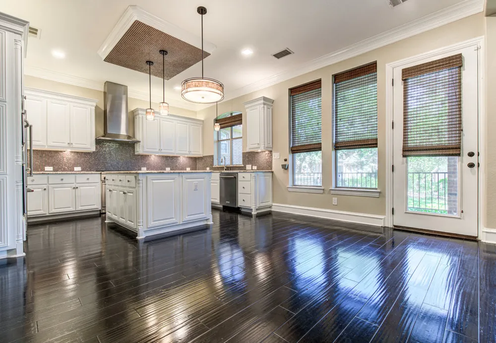 1917 Lakecliff Hills Lane Austin, TX 78732
