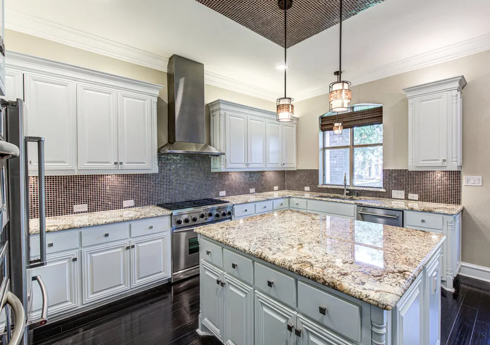 1917 Lakecliff Hills Lane Austin, TX 78732