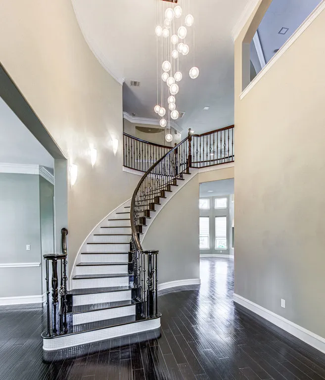 1917 Lakecliff Hills Lane Austin, TX 78732