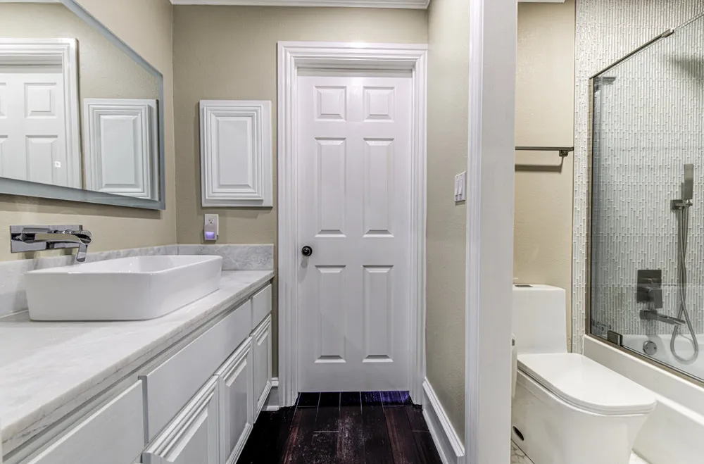 1917 Lakecliff Hills Lane Austin, TX 78732