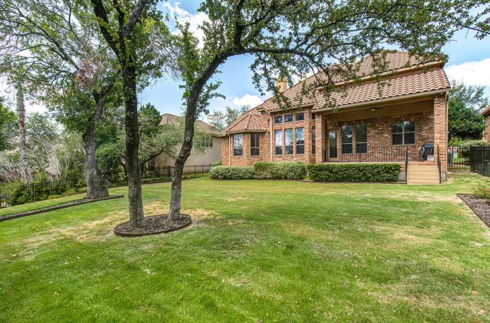 1917 Lakecliff Hills Lane Austin, TX 78732
