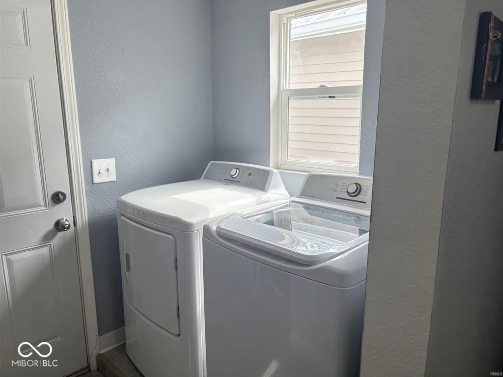 210 W Jay Street Dunkirk, IN 47336