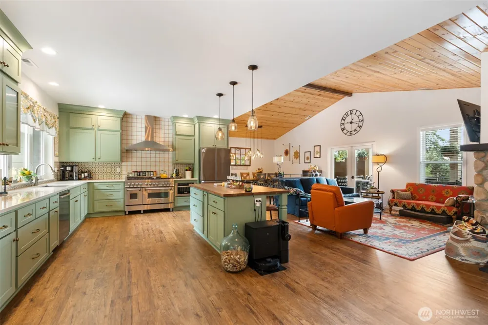 179 Wallace Chehalis, WA 98532