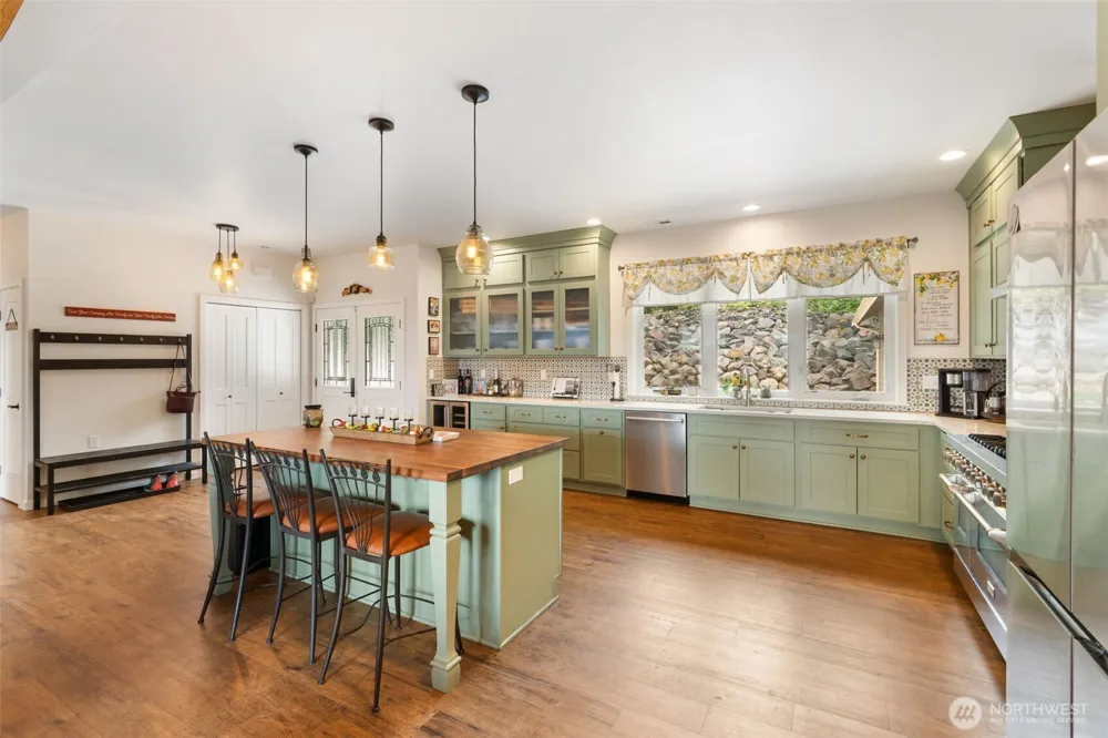 179 Wallace Chehalis, WA 98532