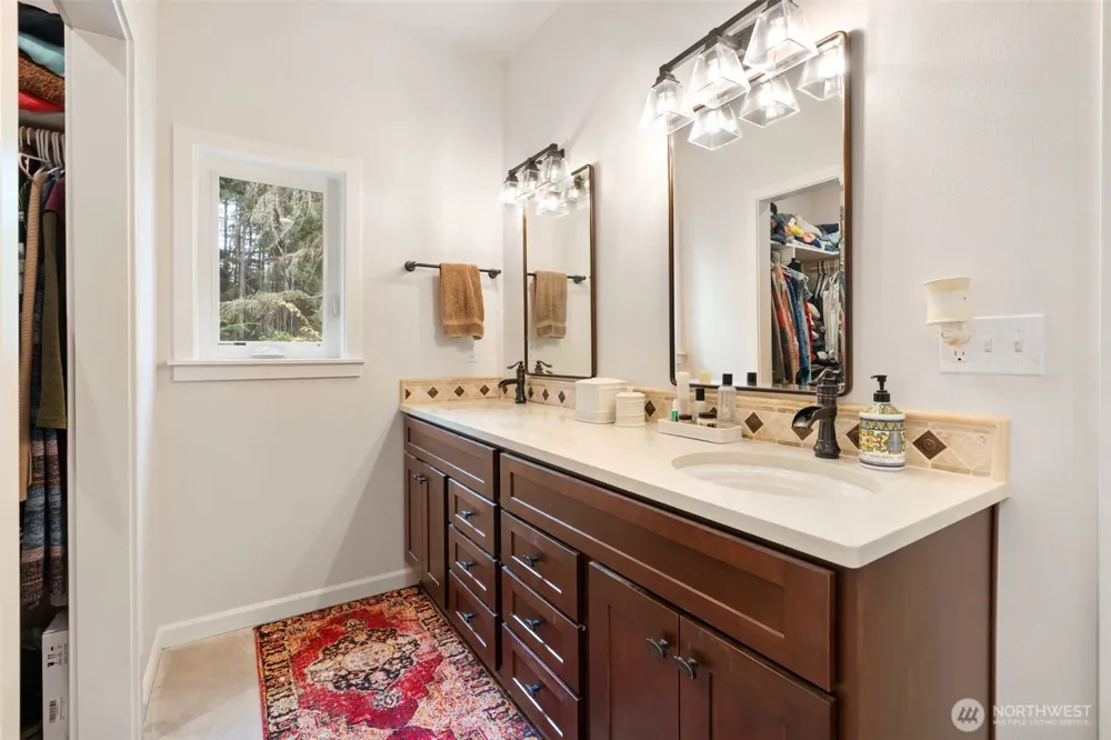 179 Wallace Chehalis, WA 98532