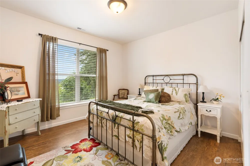 179 Wallace Chehalis, WA 98532
