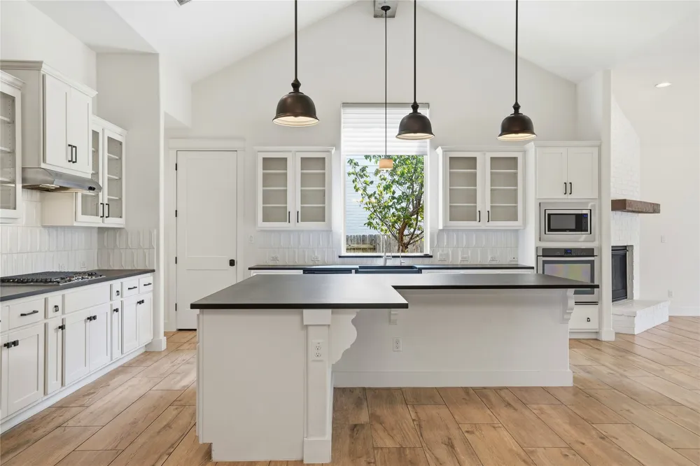 70 Santa Maria Street Georgetown, TX 78628