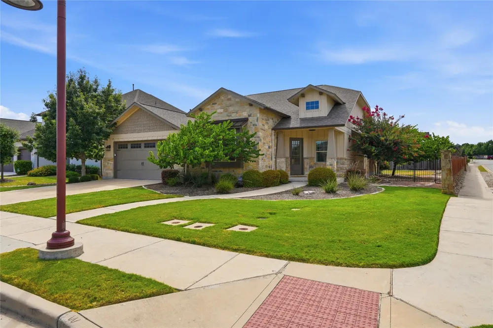 70 Santa Maria Street Georgetown, TX 78628
