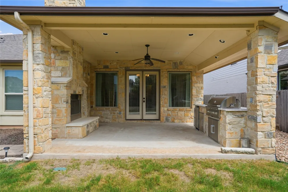 70 Santa Maria Street Georgetown, TX 78628