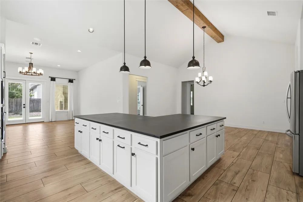 70 Santa Maria Street Georgetown, TX 78628