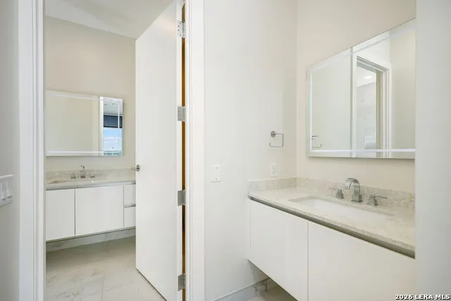 123 Lexington Ave #APT 1205 San Antonio, TX 78205