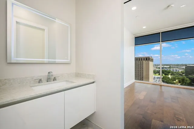 123 Lexington Ave #APT 1205 San Antonio, TX 78205