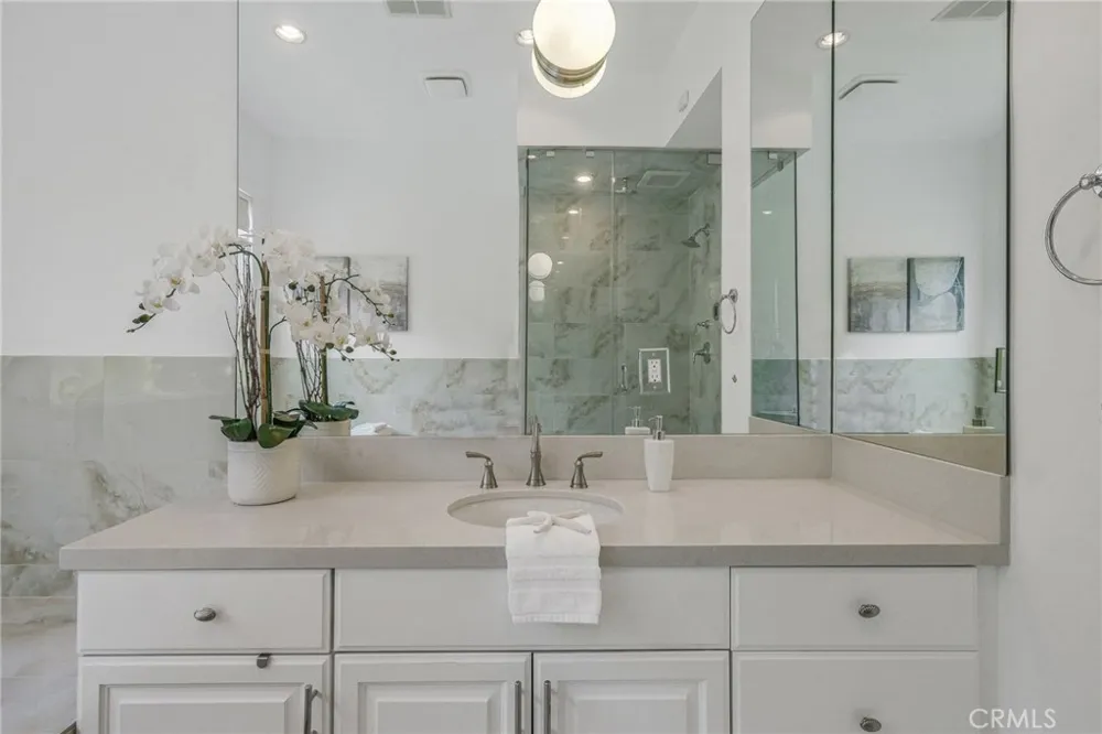16459 Otsego Street Encino, CA 91436