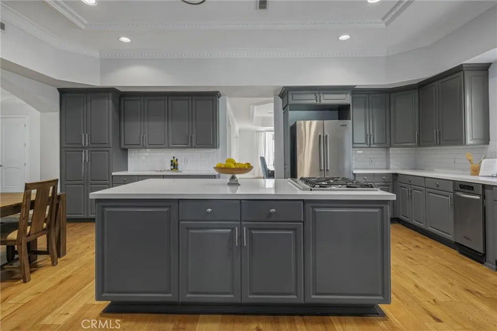 16459 Otsego Street Encino, CA 91436