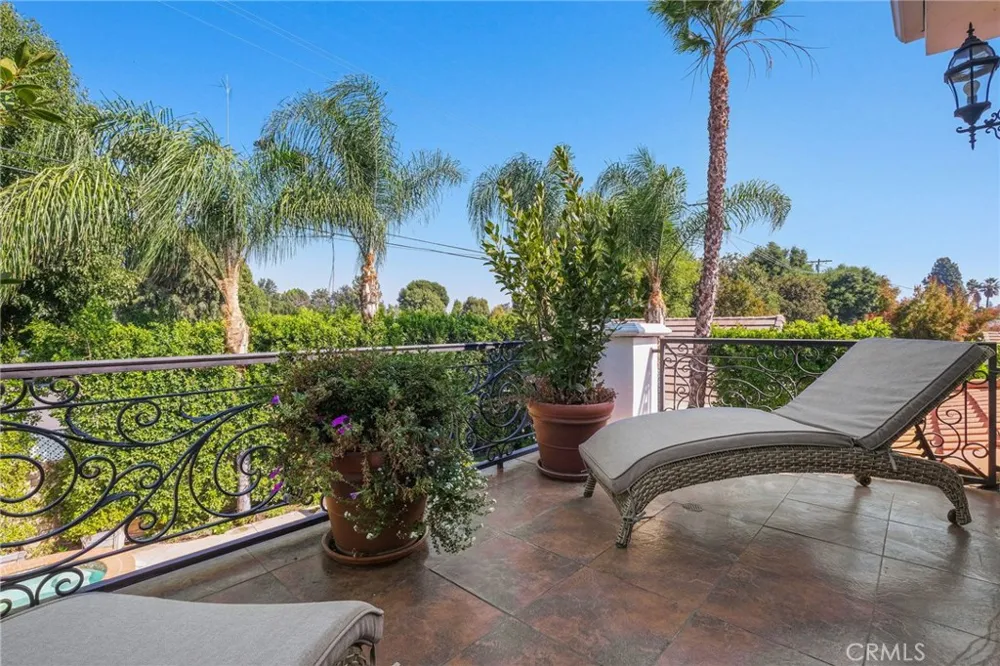 16459 Otsego Street Encino, CA 91436