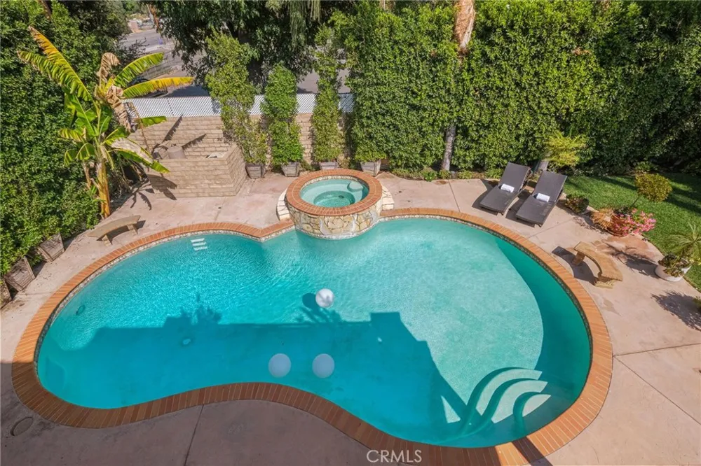 16459 Otsego Street Encino, CA 91436