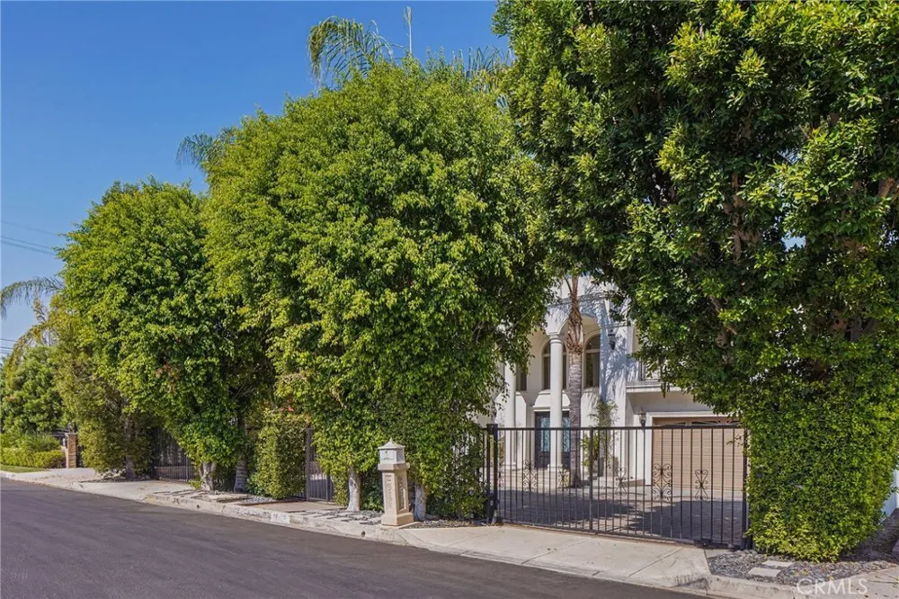 16459 Otsego Street Encino, CA 91436
