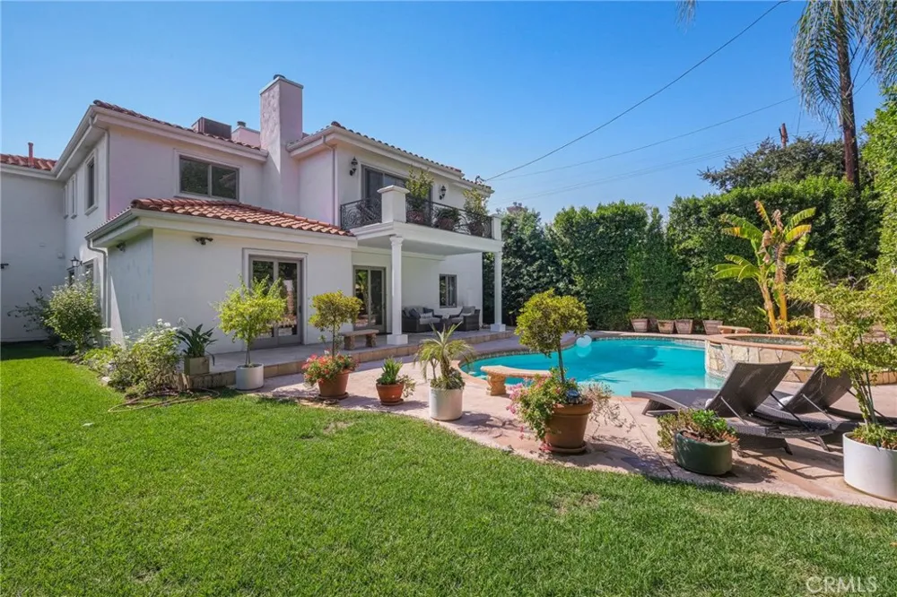 16459 Otsego Street Encino, CA 91436