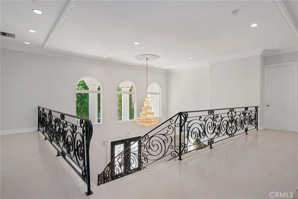16459 Otsego Street Encino, CA 91436