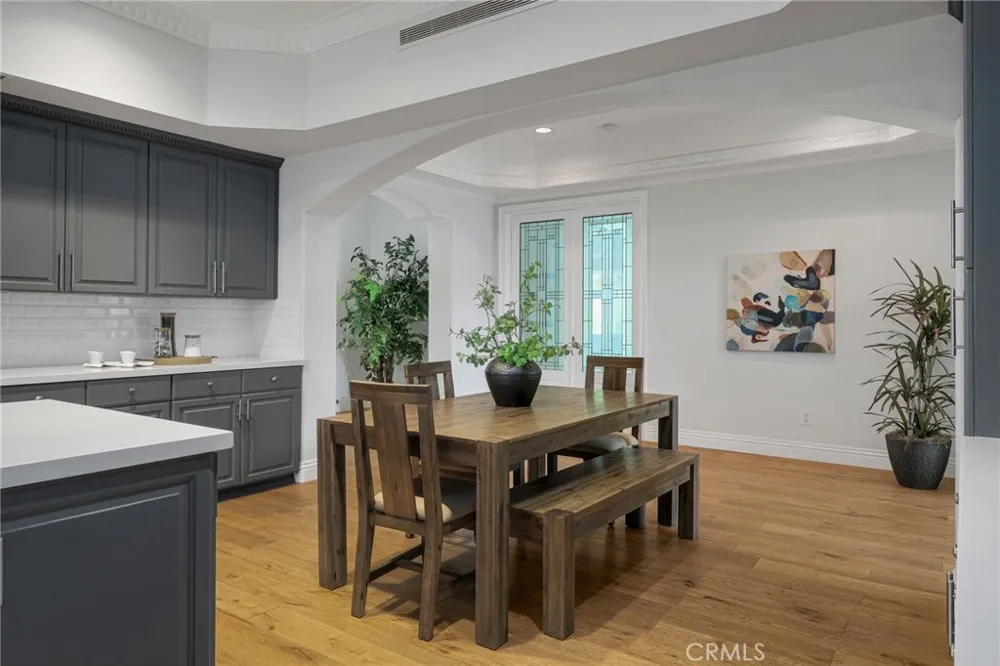 16459 Otsego Street Encino, CA 91436