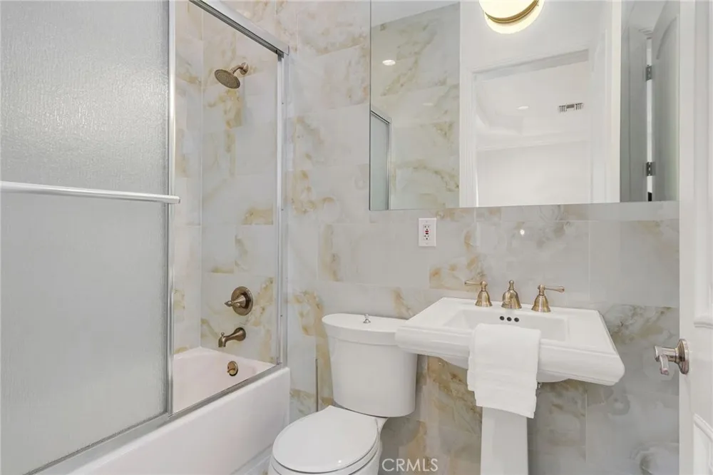 16459 Otsego Street Encino, CA 91436