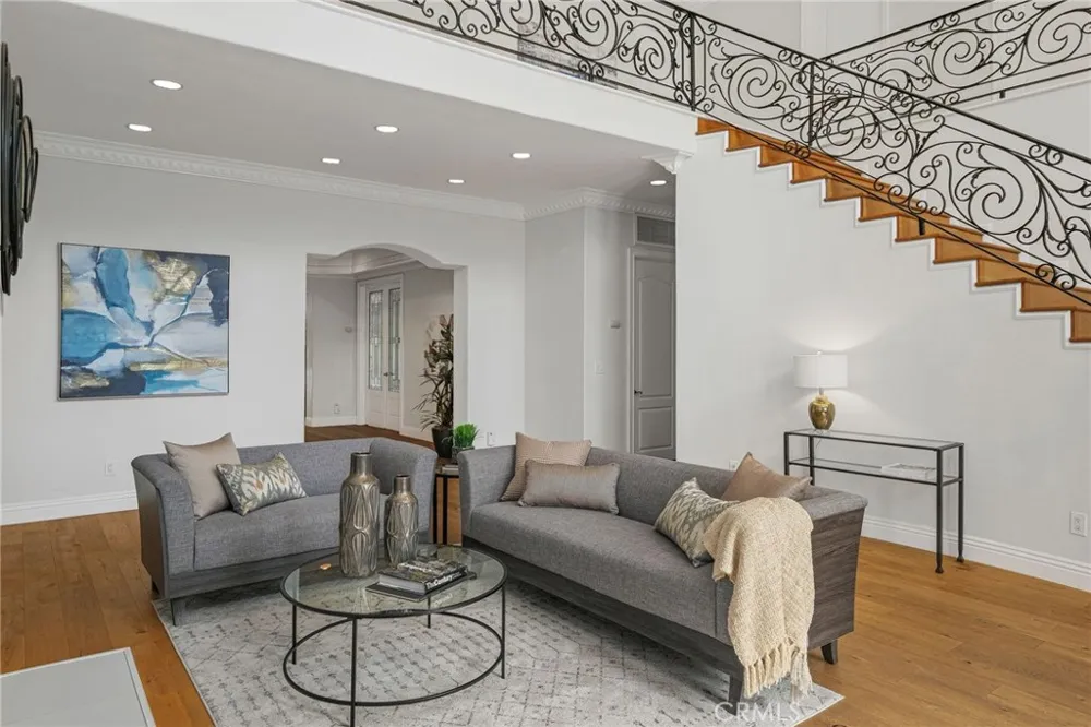 16459 Otsego Street Encino, CA 91436