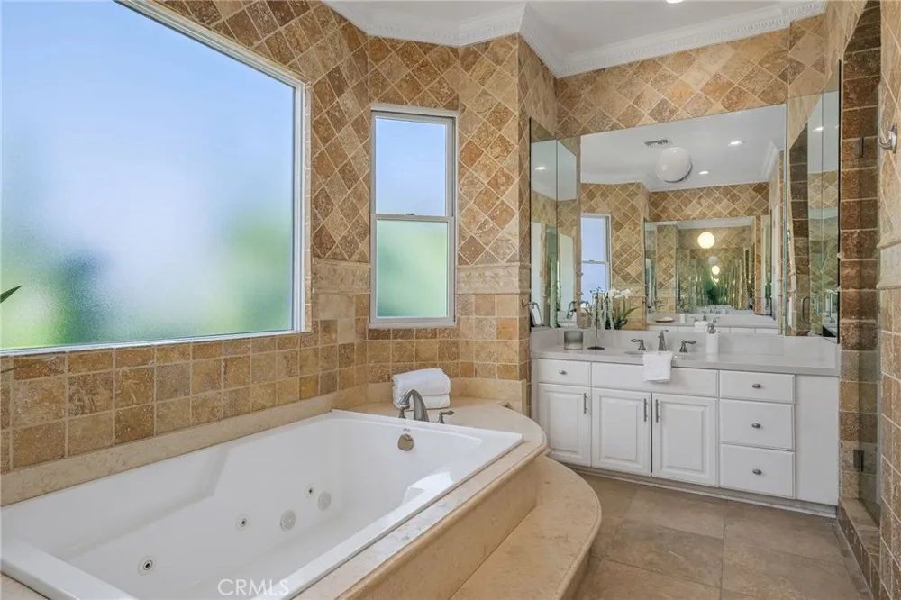 16459 Otsego Street Encino, CA 91436