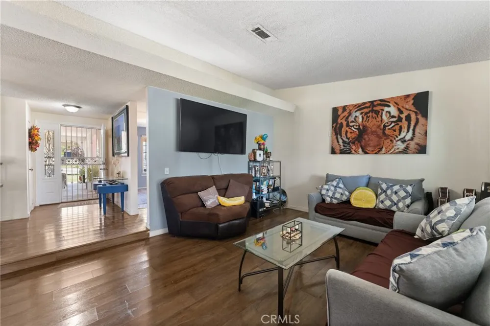 6070 Blythe Avenue Highland, CA 92346