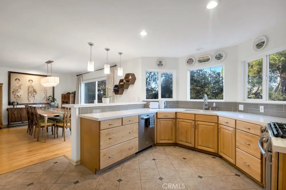 23691 Aster Trail Calabasas, CA 91302