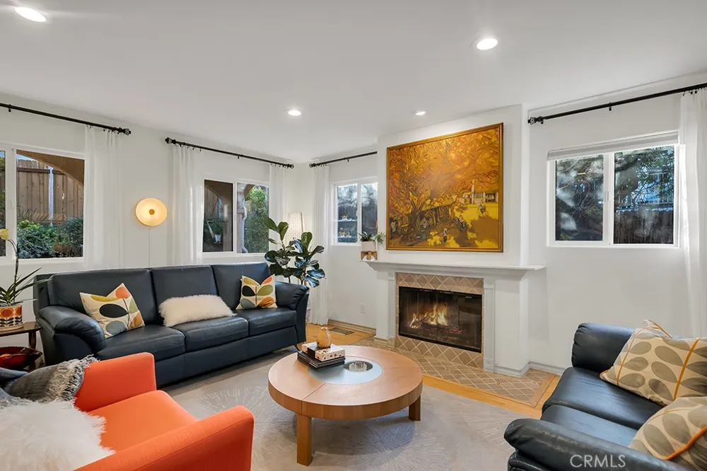 23691 Aster Trail Calabasas, CA 91302