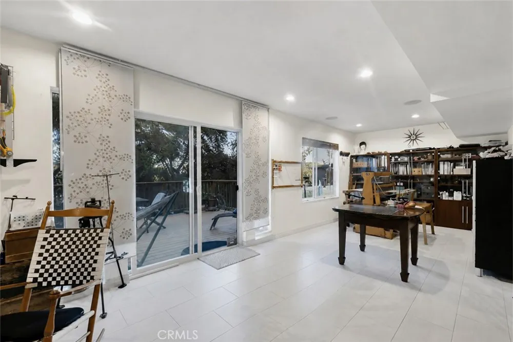 23691 Aster Trail Calabasas, CA 91302